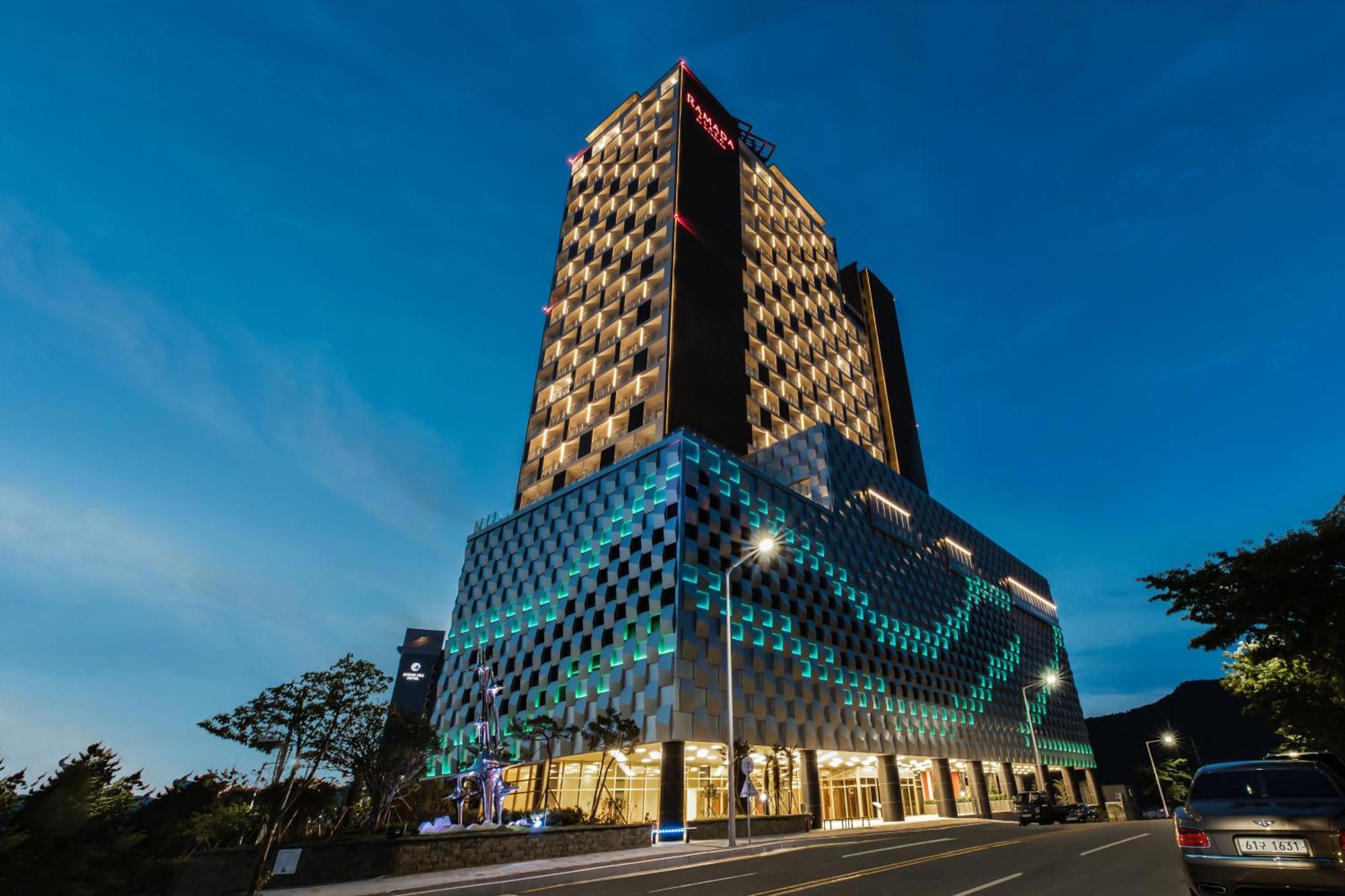 Ramada Plaza By Wyndham Dolsan Yeosu Hotel Buitenkant foto