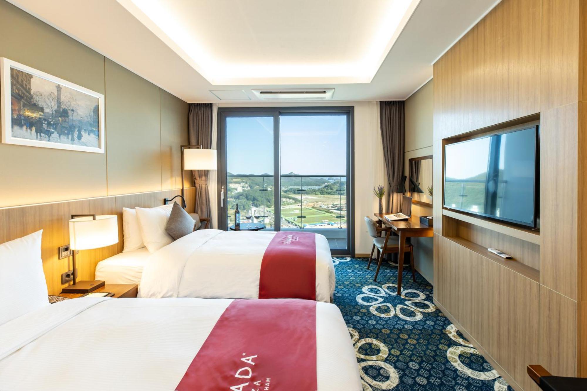 Ramada Plaza By Wyndham Dolsan Yeosu Hotel Buitenkant foto