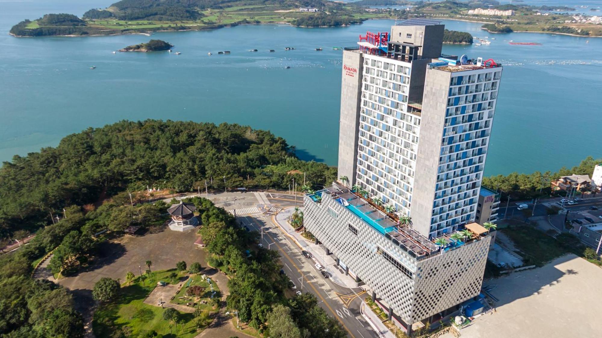 Ramada Plaza By Wyndham Dolsan Yeosu Hotel Buitenkant foto